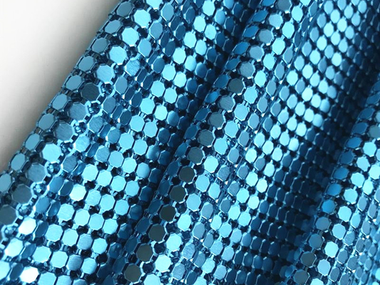 Tovaglia di alluminio blu brillante dello zecchino di Mesh Chain Mail Fabric Metallic dello zecchino del metallo dell'OEM
